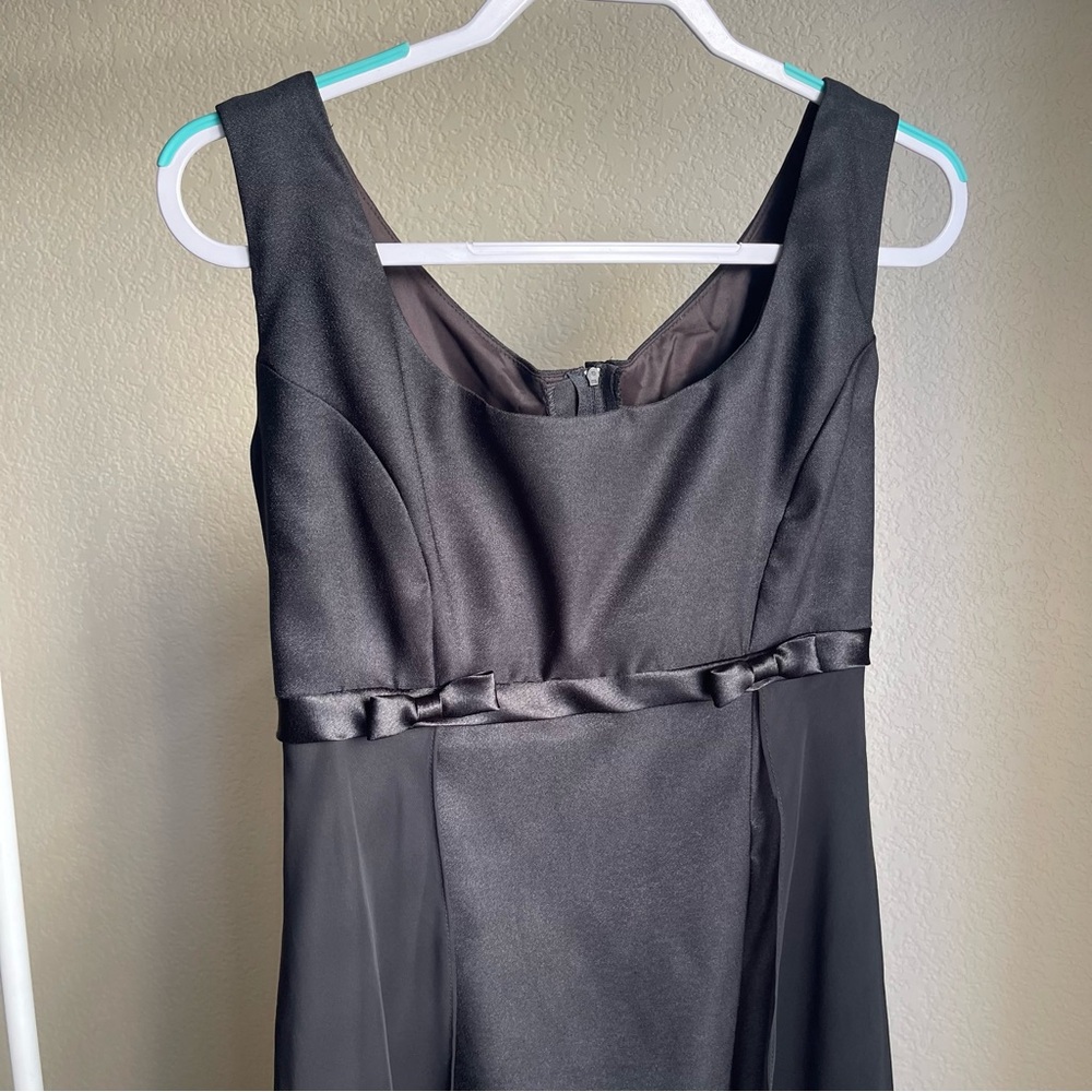 Classic Black Sleeveless Satin-Trim Dress